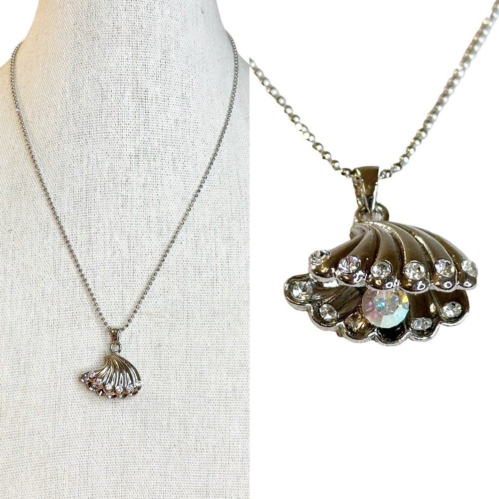 Vintage NOS Y2K Mermaidcore AB Clear Rhinestone Shell Silver Tone Necklace